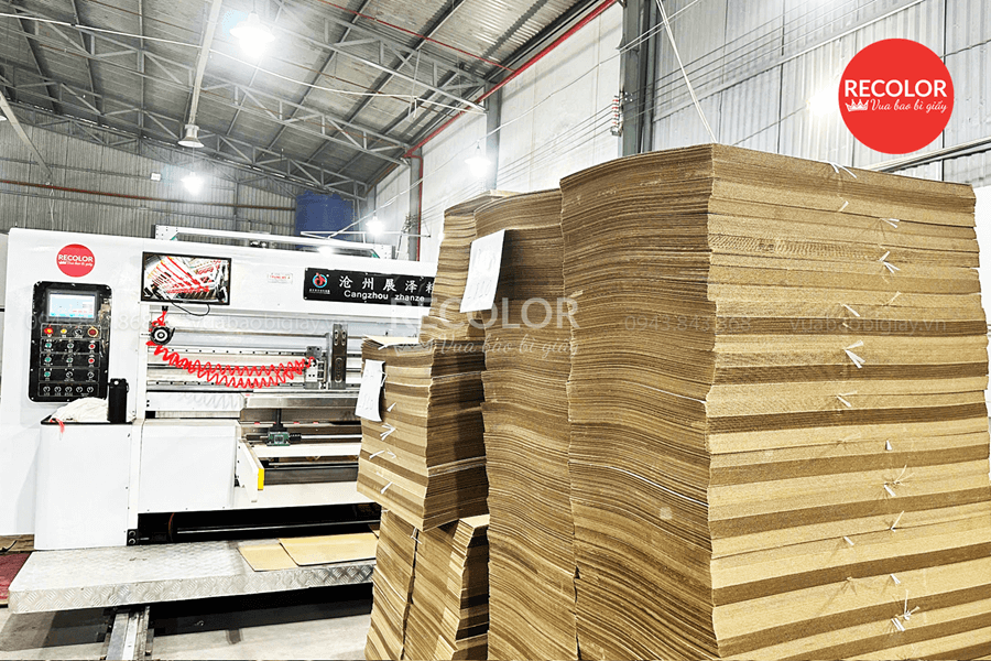 Xưởng sản xuất thùng carton tại Chánh Phú Hòa uy tín giá tốt 6 In thùng carton theo yêu cầu tại Chánh Phú Hòa chất lượng theo yêu cầu tại RECOLOR